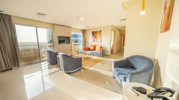 Royal Apartment, 4 Bedrooms | Living area