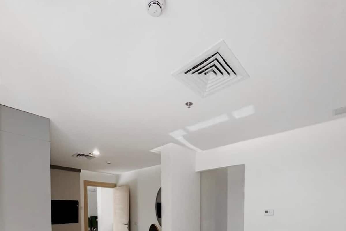 Royal Apartment, 4 Bedrooms | 4 bedrooms, in-room safe, free WiFi