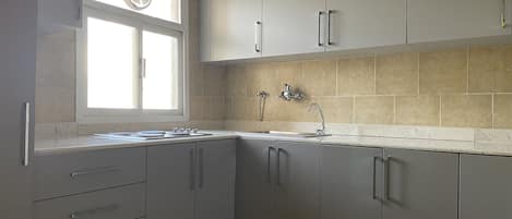 Royal Apartment, 4 Bedrooms | Private kitchen