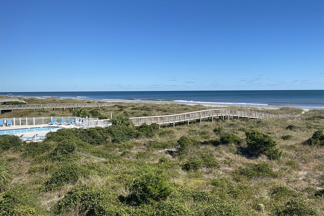 Lavish 3BR/3BA oceanfront condo with amazing views and community amenities!