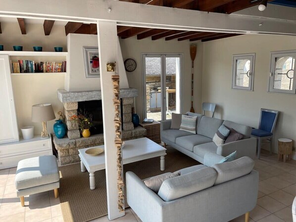 TV - Maison centre ville avec parking 2* (Quiberon)