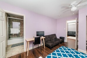 Interior - Comfort Suite - Walkable - GroupStay (Pittsburgh)