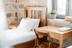 2 soverom, skrivebord, wi-fi (inkludert) og sengetøy
