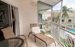 Property grounds - Seven Mile Beach Resort, Grand Cayman (George Town)