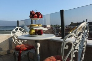 Comfort Double Room | Terrace/patio - Restwon Suit (Istanbul)