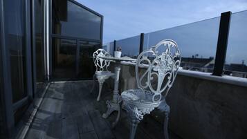 Deluxe Double Room | Terrace/patio