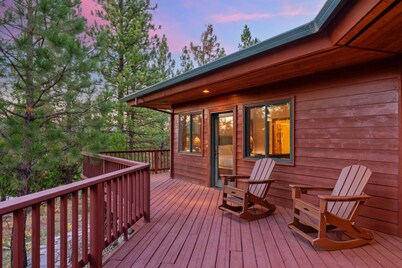 The Luxe Lodge | Private Hot Tub | Golf | Views