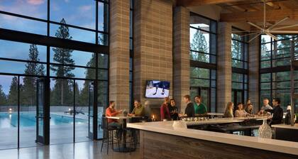 The Luxe Lodge Private Hot Tub Golf Couples Pets Families Games Fire Pit Views