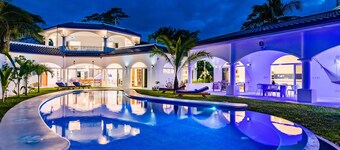 Spacious Villa w/ Private Pool – Ideal for Groups, Steps to Tamarindo Beach