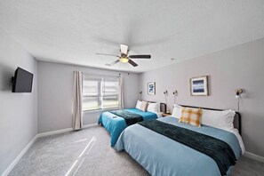 3 bedrooms, desk, iron/ironing board, travel crib