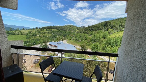 Outdoor dining - Cosy apartment at the foot of the slopes in Villard-de-Lans (Villard-de-Lans)