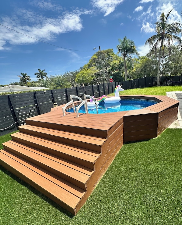 Outdoor pool, a heated pool