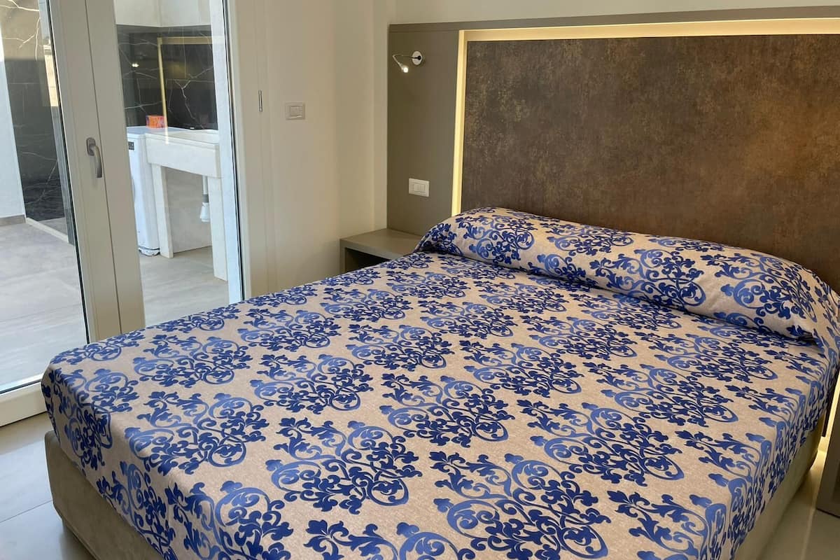 2 bedrooms, Frette Italian sheets, premium bedding