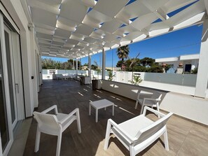 Departamento económico, 2 habitaciones, para no fumadores, vista al jardín | Terraza o patio