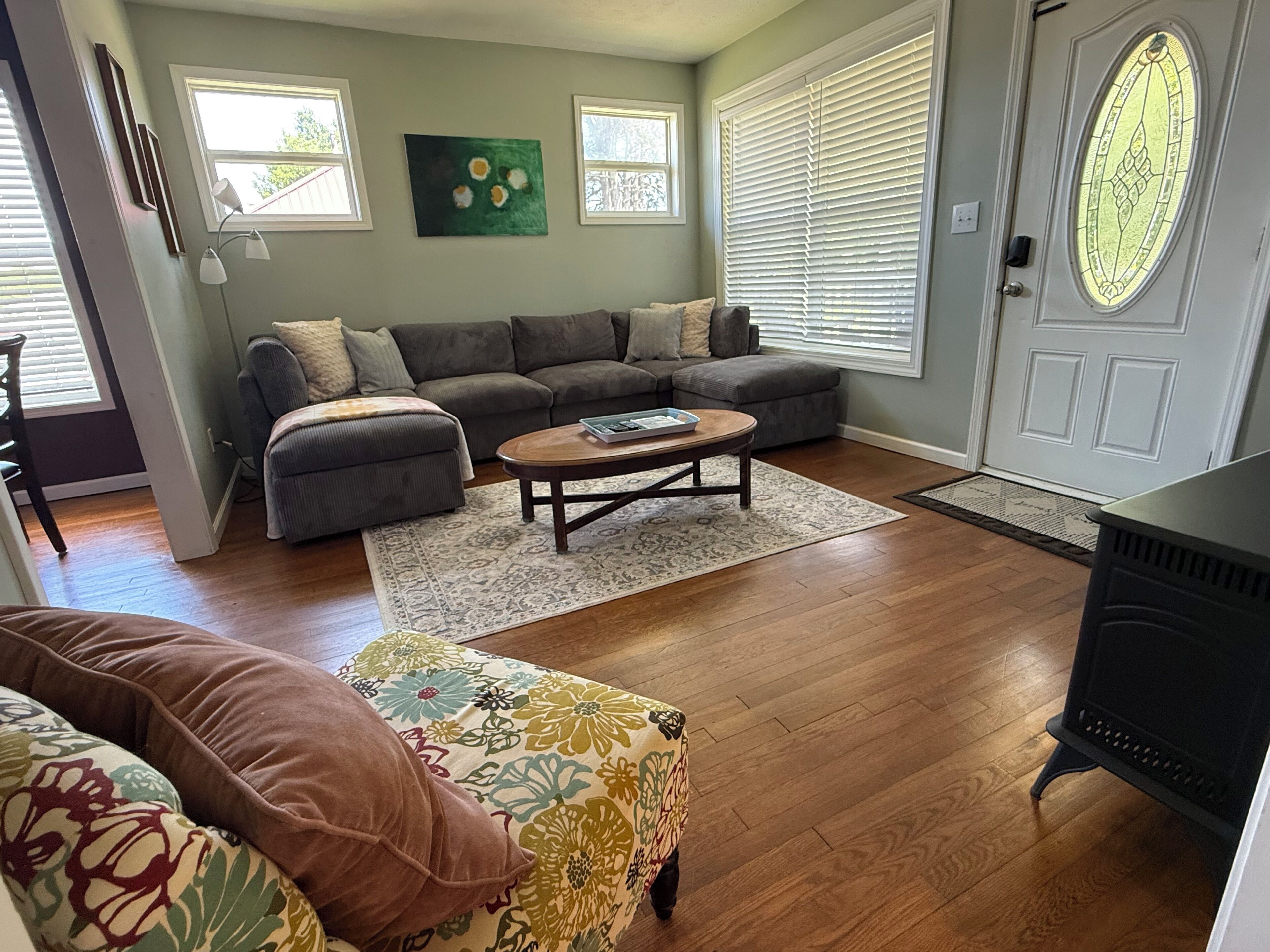 Smart TV, fireplace, DVD player