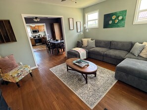 Älytelevisio, takka, DVD-soitin