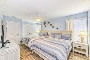 2 bedrooms, desk, iron/ironing board, travel crib - PVT. Beach Access+Entire House+Gulf Views (Gulf Shores)