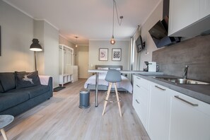 Bügeleisen/Bügelbrett, Reisekinderbett, kostenloses WLAN, Bettwäsche