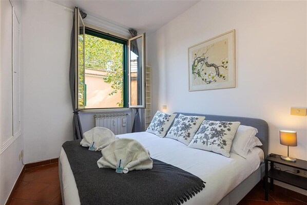 2 chambres, fer et planche à repasser, accès à Internet, literie fournie