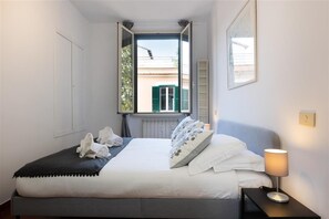 2 makuuhuonetta, silitysrauta/-lauta, internet, vuodevaatteet