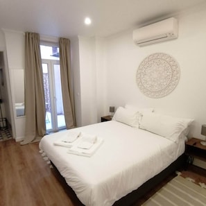 2 bedrooms, iron/ironing board, travel crib, free WiFi