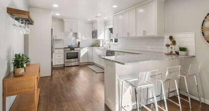 BA's BohoChic-steps to Rose District-Complete RENO