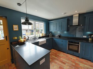 Casa de campo | Cozinha privada | Geladeira, lava-louças, chaleira elétrica, torradeira