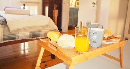 Easter Charming Loft - Free Airport Transfer