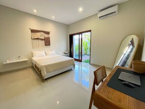 2 bedrooms, desk, free WiFi - Quite area 2 Bedrooms with private pool, Seminyak (Bali)