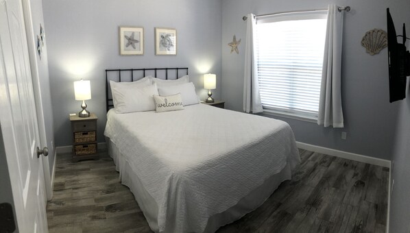 3 bedrooms - Beautiful home 2 blocks off of the beach (Panama City Beach)