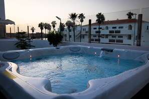 室外 SPA 浴池