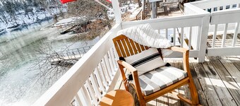 quiet & clean lakefront, private dock & HOT TUB