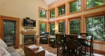 Boyne Mountain Disciples Ridge Ski in/Ski out Lodge, 5 BD/4BA - Sleeps up to 20