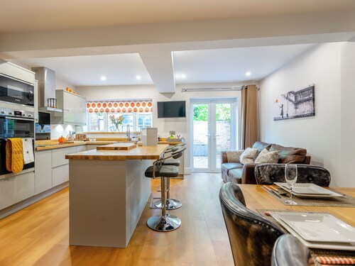 3 bedroom accommodation in Stratford Upon Avon