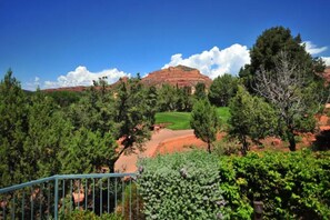 Property grounds - DREAMY VIEWS! POOLS! GOLF! 2 KITCHENS 2/2 Sleeps 8 (Sedona)