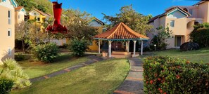 Property grounds - Maisonette with terrace, 2 air-conditioned bedrooms  (Saint Anne)