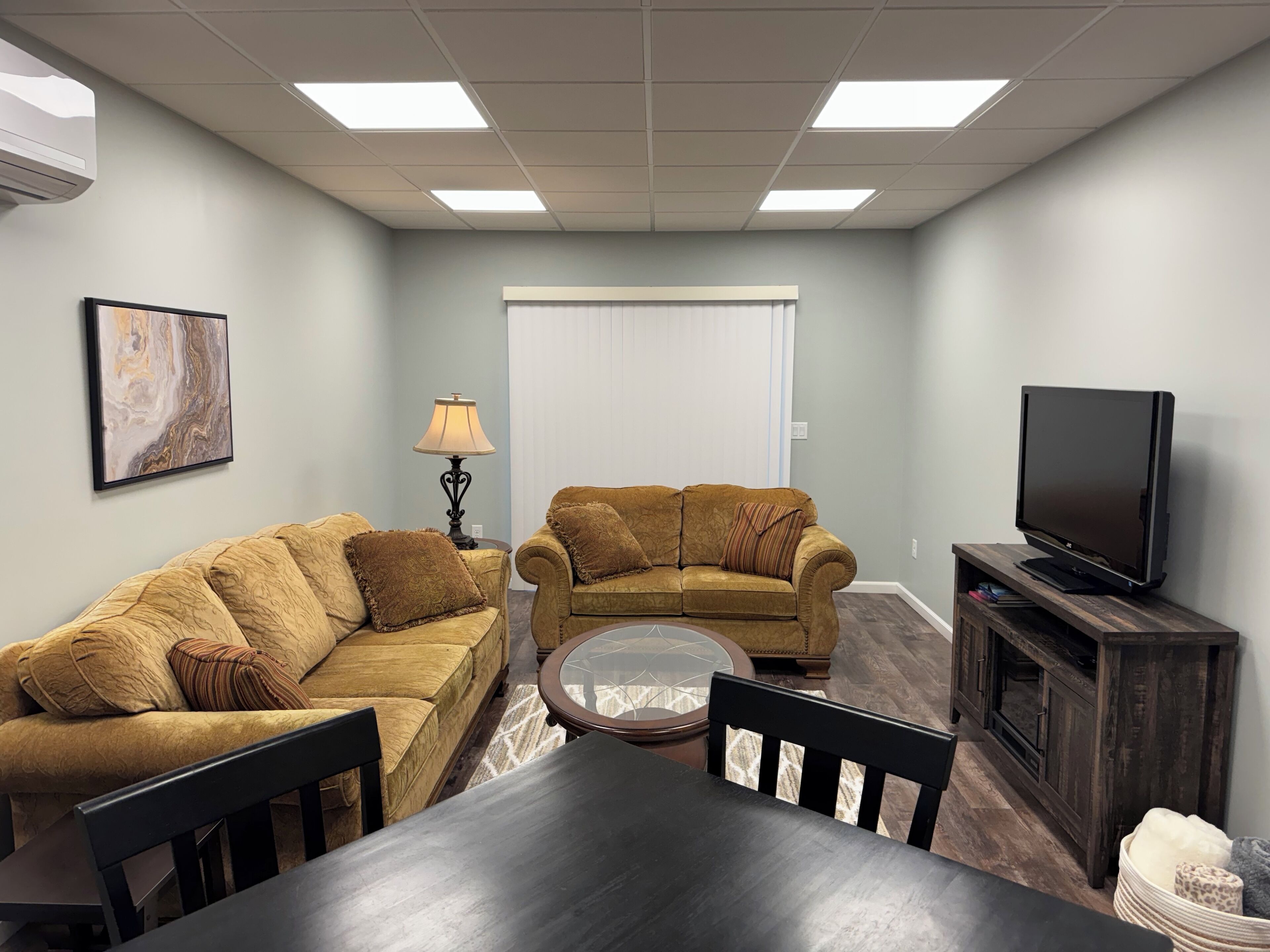 Beautiful Modern 2 Bedroom Apartment, Near Trails, With Big Parking Lot - Ely, MN