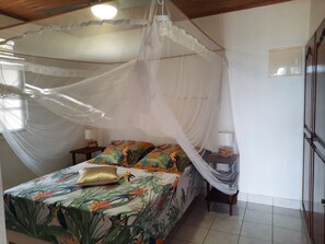1 bedroom, iron/ironing board, free WiFi, bed sheets - Spacious, quiet apartment with large terrace and beautiful sea & nature views (Sainte-Luce)