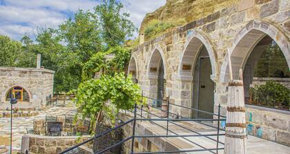Ottoman Cave Junior