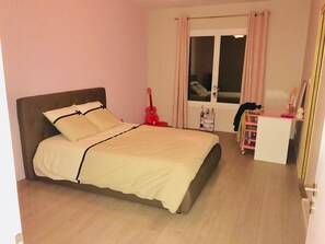 5 soverom, strykejern/-brett, reiseseng for barn og wi-fi