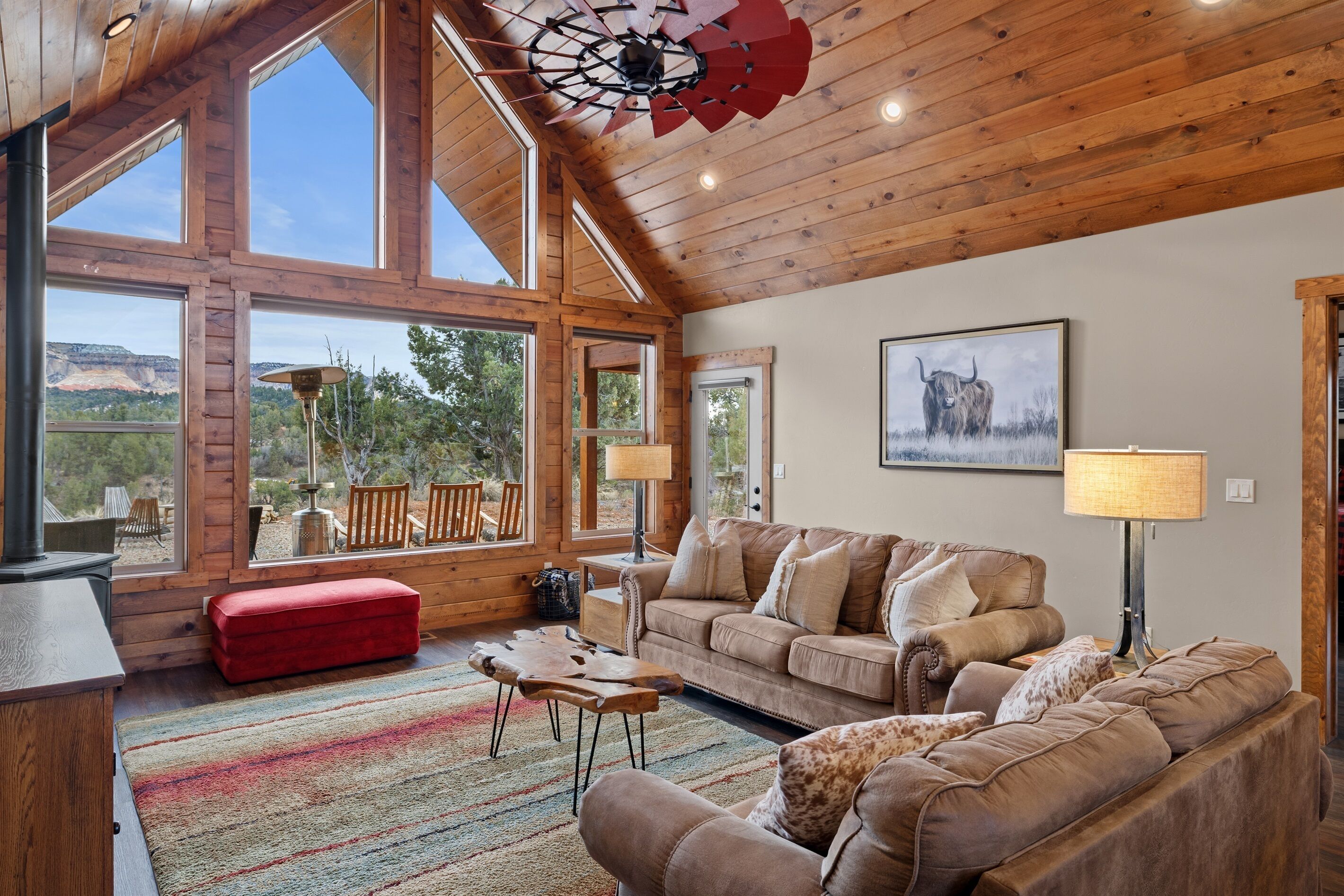 Smart-TV, Kamin, Videospiele, DVD-Player