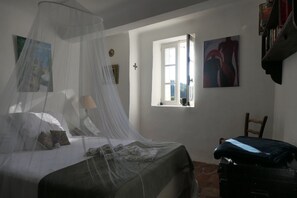 3 chambres, fer et planche à repasser, lit parapluie, Wi-Fi gratuit