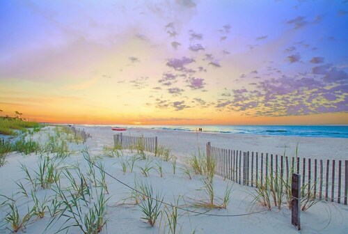 Modern Carriage House in Old Town Bluffton + Walkable to everything!