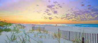 Old Town + Walk to restaurant + EV Charger