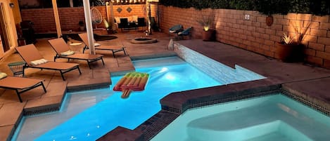 Piscine couverte, piscine extérieure