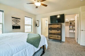 2 bedrooms, iron/ironing board, travel crib, free WiFi