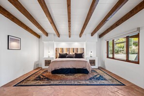 3 Schlafzimmer, Schreibtisch, Bügeleisen/Bügelbrett, kostenloses WLAN