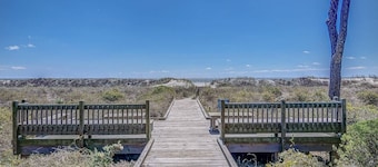 31 Ocean Club - Oceanfront Complex, all one level & just steps to the beach!