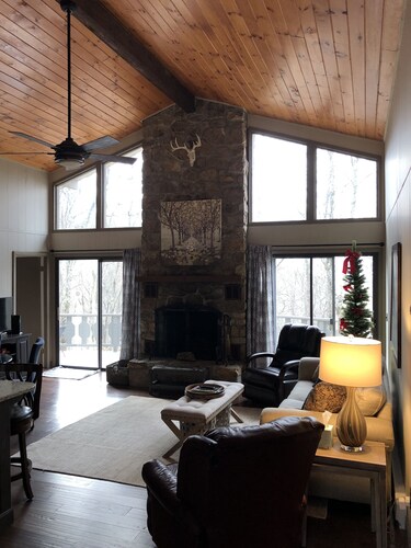 Chalet - 2 king bed, 2ba, Ski, Golf, Tennis, Hike, Mountain Bike, Fish.  