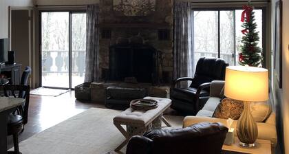 Chalet - 2 king bed, 2ba, Ski, Golf, Tennis, Hike, Mountain Bike, Fish.